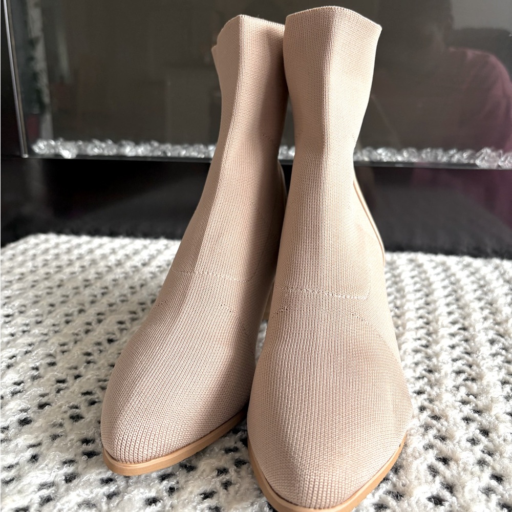 Elegant Beige Ankle Boots